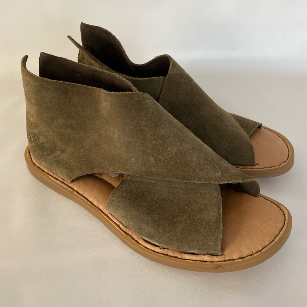 BORN Suede Gladiator Sandals Size 6 M Heel Zip Open Toe Flat Women’s Casual Work